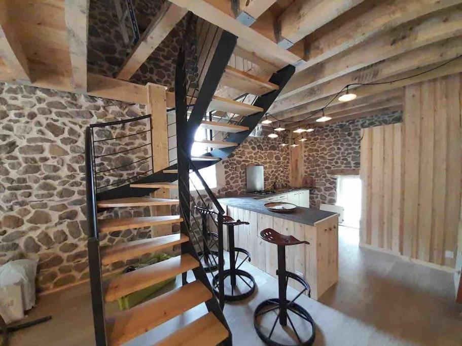 La Grange De La Gratade Villa Rochefort-Montagne Eksteriør billede