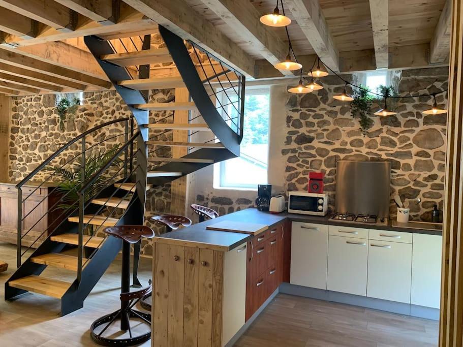 La Grange De La Gratade Villa Rochefort-Montagne Eksteriør billede